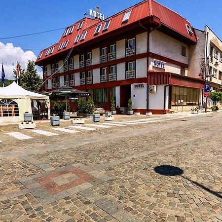 Hotel Sax Balkan Dimitrovgrad Esterno foto