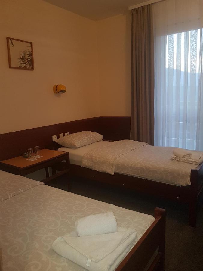 Hotel Sax Balkan Dimitrovgrad Esterno foto
