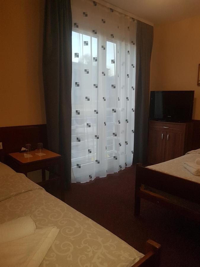 Hotel Sax Balkan Dimitrovgrad Esterno foto