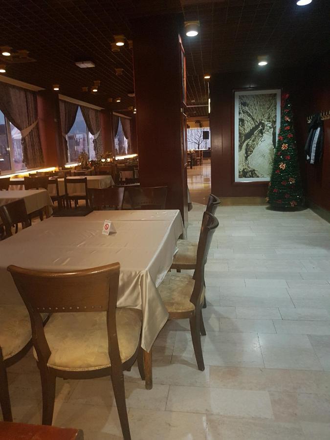 Hotel Sax Balkan Dimitrovgrad Esterno foto